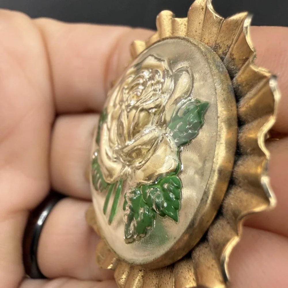 Vintage‎ Flower Brooch Gold Tone Acrylic Rose